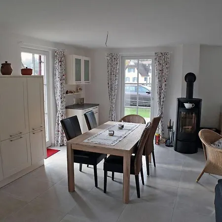 Strandburg Comfortable Glowe