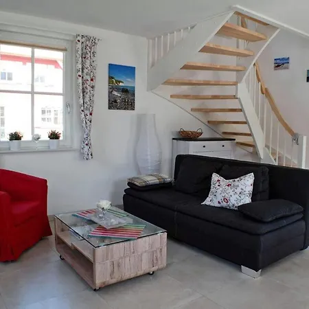 Strandburg Comfortable Tatil Evi Glowe